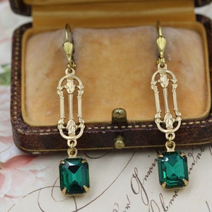 Smaragdgrüne Kristall Art Deco Ohrringe, Vintage Hochzeit Ohrringe, Zierliche 1920er Jahre Rose Blume Ohrringe, Brautjungfer Geschenke, Art Deco Schmuck