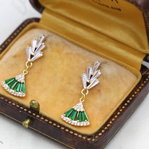 Dainty Art Deco Earrings, Green Crystal Fan Earrings, Mother of the Bride Groom, 1920s Emerald Diamond Earrings, Bridesmaid Gifts, Jewelry