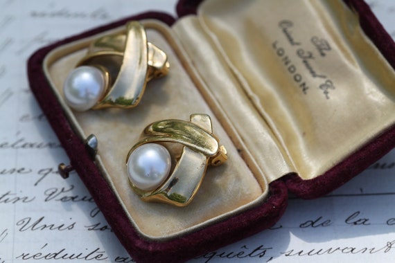 Vintage Pearl Earrings, Gold Pearl Clip on Earrin… - image 5