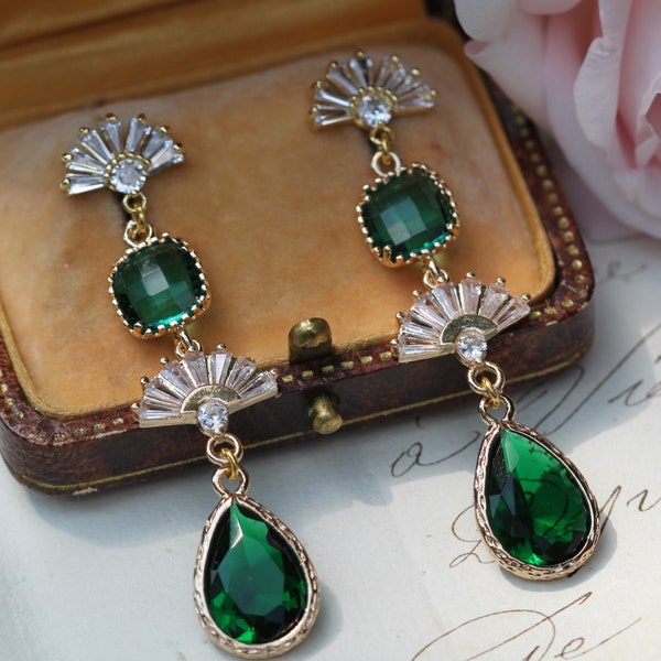 Long Green Art Deco Earrings, Bride Emerald Crystal Earrings, 1920s Gatsby Fan Earrings, Sunburst Earrings, Bridesmaid Gifts, Homemade Jewel