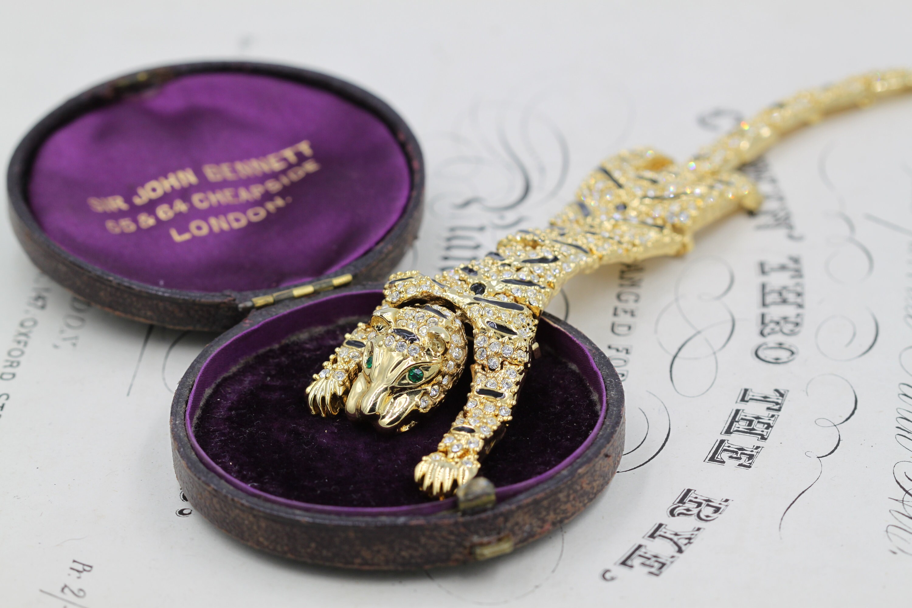 Panther 豹 エナメル ジルコニア vintage ブローチ ｄ02 Vintage Panther Rhinestone Brooch - Gold Leopard Shoulder