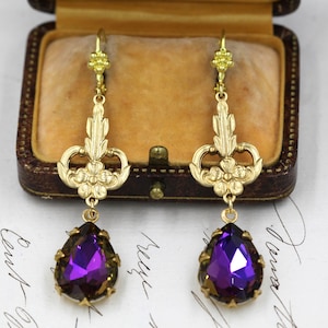 Orecchini di fiori d'oro, orecchini Art Nouveau, orecchini di dichiarazione viola, orecchini di cristallo di ametista, gioielli da damigella d'onore, madre della sposa