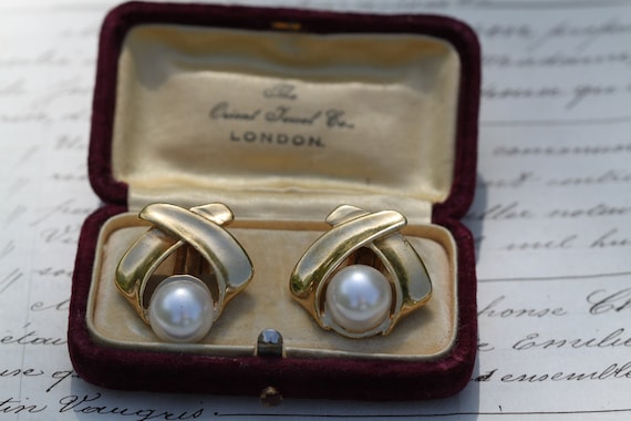 Vintage Pearl Earrings, Gold Pearl Clip on Earrin… - image 4