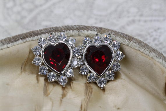 Vintage Statement Ruby Red Heart Clip on Earrings… - image 6