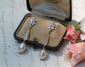 Pearl Art Deco Bride Earrings, Pearl Drop Bridal Earrings, Bridesmaid Gifts, 1920s Wedding Earrings, Coquette Cottagecore Jewelry Bridgerton