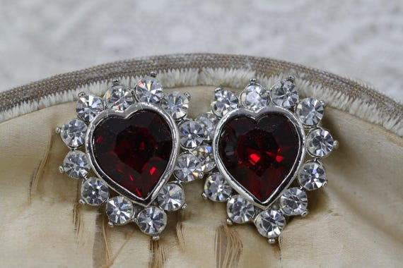 Vintage Statement Ruby Red Heart Clip on Earrings… - image 7