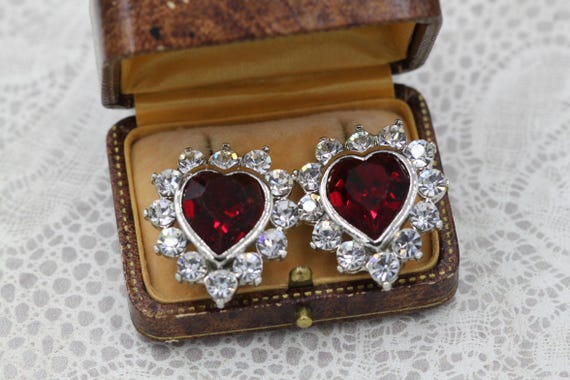Vintage Statement Ruby Red Heart Clip on Earrings… - image 10