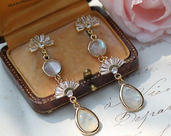 Art Deco Bride Bridal Earrings, 1920s Mother of Pearl, Statement Crystal Fan Earrings, Pearl Drop Wedding Earrings, Bridesmaid Jewelry Gifts