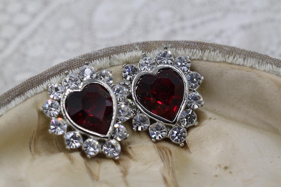 Vintage Statement Ruby Red Heart Clip on Earrings… - image 8