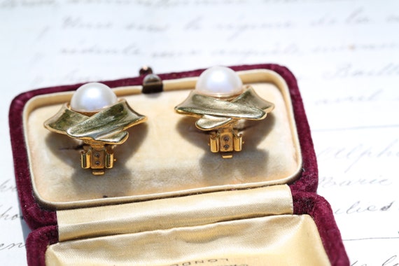 Vintage Pearl Earrings, Gold Pearl Clip on Earrin… - image 6
