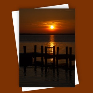 Buenos días / Tarjeta de felicitación en blanco de 5 x 7, papelería Serene Sunrise, vista tranquila de la bahía, escena matutina costera, paisaje tranquilo, tarjeta única