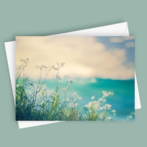 Bord de mer | Carte de voeux vierge 5 x 7, Papeterie avec vue sur l'océan, Carte de correspondance côtière, Carte de scène de plage, Amoureux de la nature, Carte toutes occasions, Floral