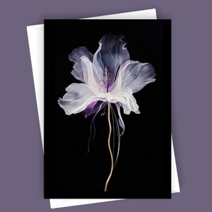 Belle inadaptée #1 | Carte de voeux vierge 5 x 7, papeterie élégante pour toutes les occasions, motif floral unique avec pétales translucides, fleur