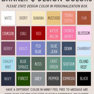 Peut inclure: Un nuancier avec 28 &eacute;chantillons de couleurs, dont blanc, ivoire, rouge et noir. Le texte indique "BANNER & DESIGN COLORS" et "PLEASE STATE DESIGN COLOR IN PERSONALIZATION BOX."