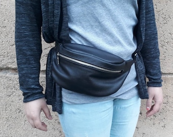 Leather Fanny Pack: Adjustable Belt Bag with Zipper Pockets