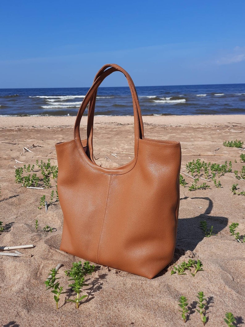 California leather tote bag with rounded straps, soft leather bag, bag for beach, elegant leather bag, caramel bag zdjęcie 2