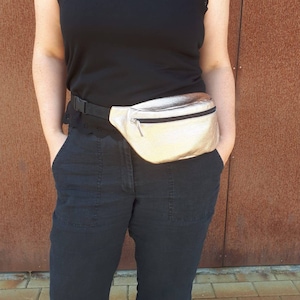 Marsupio in pelle, marsupio in oro, borsa cintura metallizzata, borsa all&#39;anca, borsa bum, borsa festival, Borsa hip in pelle, borsa in vita, borsa in vita in pelle