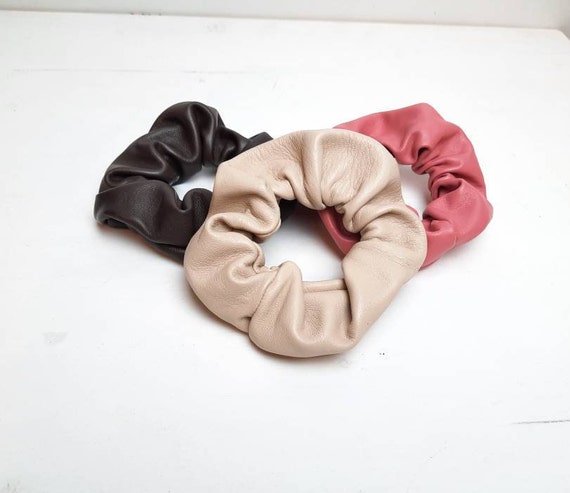 ホワイトレザーシュシュ / 高級天然皮革ポニーテールホルダー - Etsy 日本