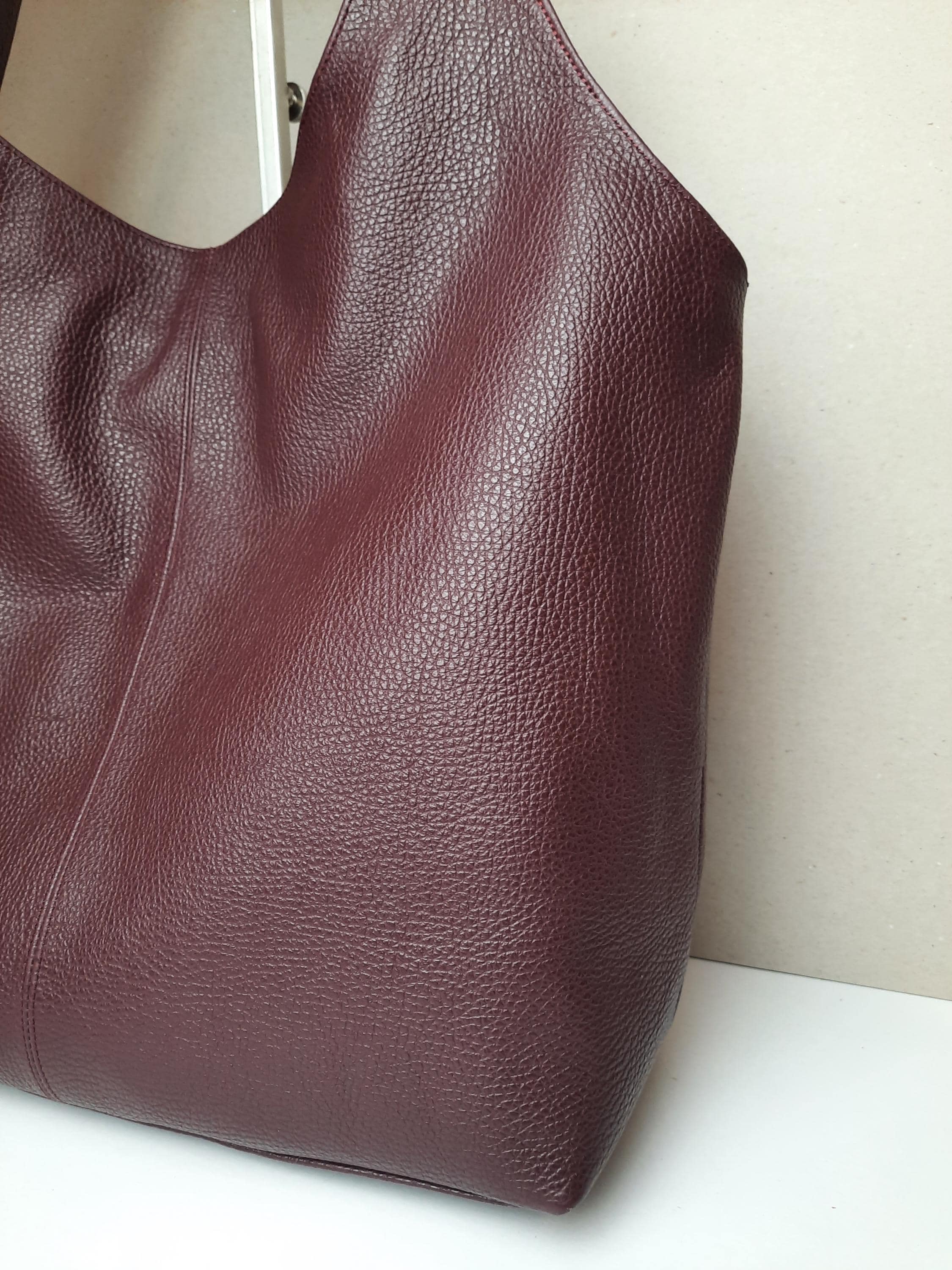 バーガンディ本革トートバッグ / ソフトなスラウチショルダーバッグ
