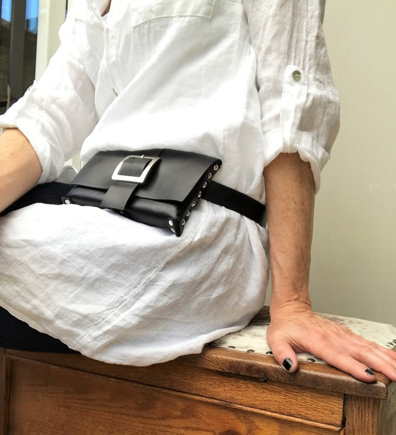 Rivets fanny pack for smartphone plus size Genuine black leather belt bag for woman