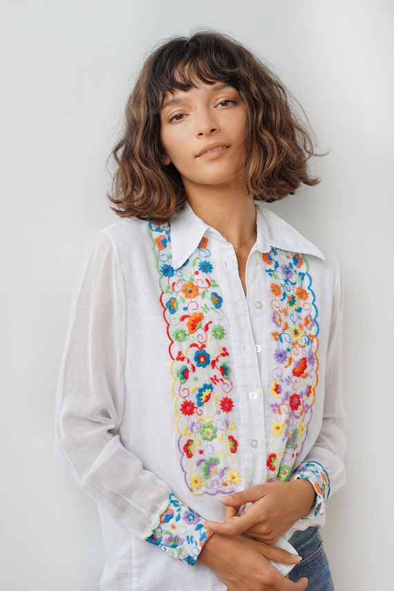 Vintage Floral Embroidered Blouse