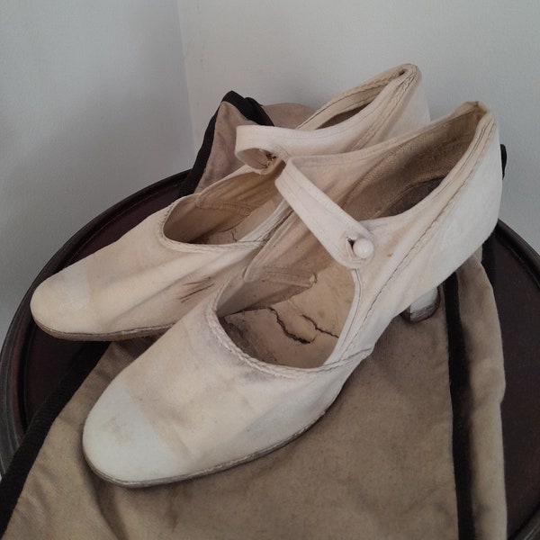 1920s Cream Linen Shoes and Shoe Bag