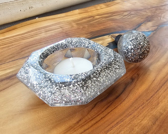 Resin tealight candle holder and matching wine stopper gift set with silver glitter