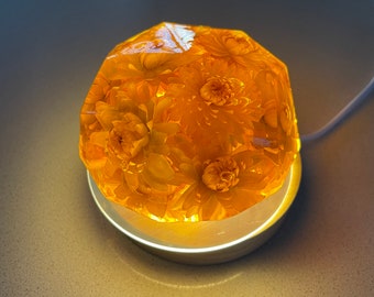 Resin bedside table lamp with embedded real yellow dried strawflowers