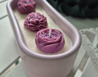 Lilac concrete bowl candle scented with gardenia and rose