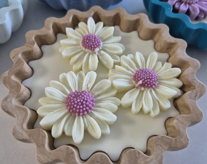 Round fluted concrete bowl candle with rose and lavender fragrance