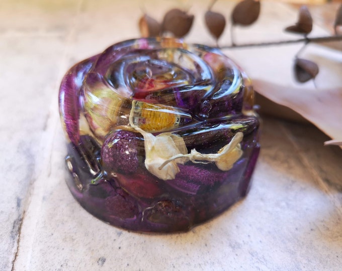 Resin paperweights with inclusions - dried flowers, stones, shells, sea glass