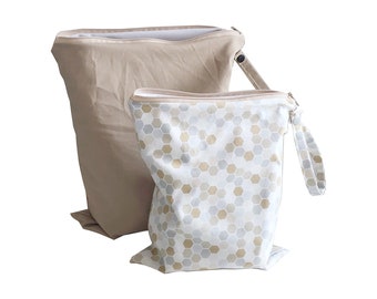 Wet Bag en tamaño grande o pequeño en color neutro para la playa, la cocina, el bebé, el deporte o el gimnasio y disponible personalizado