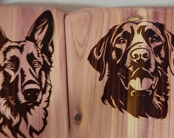 images de chien, de chat et de cheval gravées dans des blocs de cèdre. Faites sentir bon dans vos tiroirs ou utilisez-les simplement comme décoration