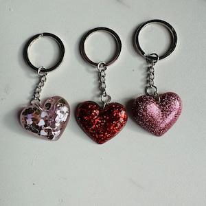 Glitter heart keychains in red, pink and mini hearts I Valentine’s Day keychains