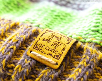 Etiquetas de tejido Ultrasuede personalizadas: etiquetas de crochet con código QR