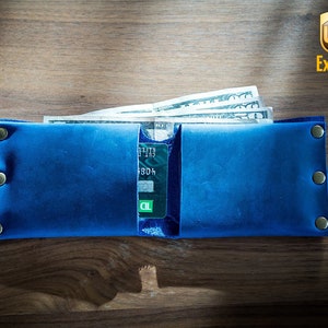 Portafoglio bifold personalizzato, libreria da lettere slim cowhide, porta carte in pelle fatta a mano, portafoglio tascabile compatto, regalo unico personalizzato per gli uomini