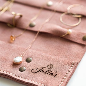Handgefertigter Schmuck organizer, Wildleder Kordelzug Tasche, Schmuck Roll Up, Accessoire Reisetasche, Ohrring Ring Tasche, personalisierte Hochzeit Geschenke