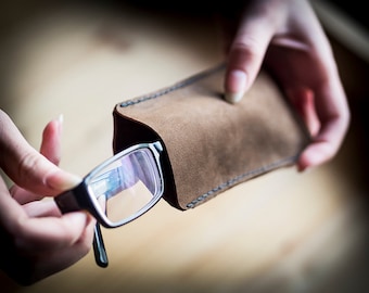 Personalized Leather Glasses Case, Eyeglass Case, Leather Glasses Sleeve, Leather Glasses Box