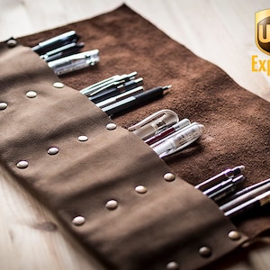 Arrotolato da viaggio per artisti, astuccio in pelle personalizzato, borsa per attrezzi artigianali, organizer per strumenti artistici, portapenne stilografica, regalo personalizzato per pittore