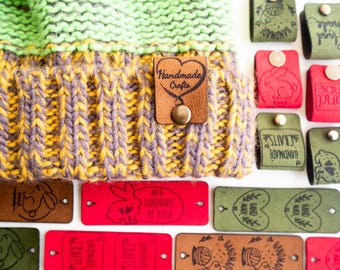 Etiquetas de cuero vegano personalizadas con broche: etiquetas para tejer y crochet