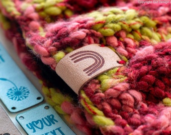 Etiquetas de cuero vegano personalizadas: etiquetas para proyectos de crochet y tejido (70 mm x 23 mm)