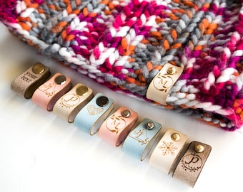 Etiquetas personalizadas de piel sintética: etiquetas para gorros de punto y crochet