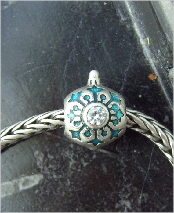 Authentic Chamilia Limited Edition Snowflake Ornament Christmas Charm