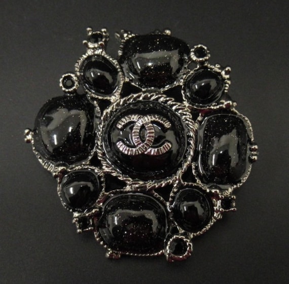 Chanel Black Resin CC Logo Gripoix Ruthenium Pin Brooch 