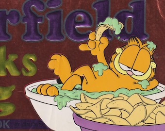 Garfield Thinks Big  His 32nd Book by Jim Davis (Trade Paperback: Humor, Comic) 1997 First Edition