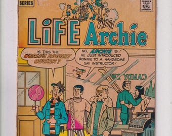 Life With Archie #107  (Comic Book: Humor, Teenagers, Bronze Age Comic) March 1971