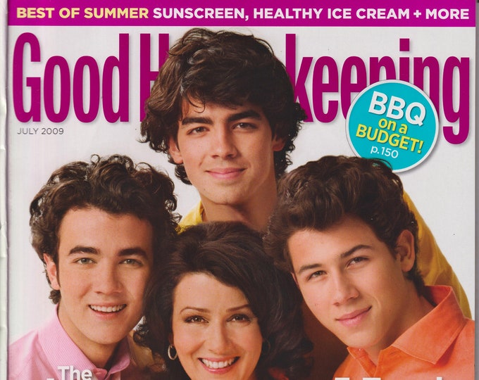 Good Housekeeping July 2009 The Jonas Brothers and Mom Denise  (Magazine: Home & Garden)
