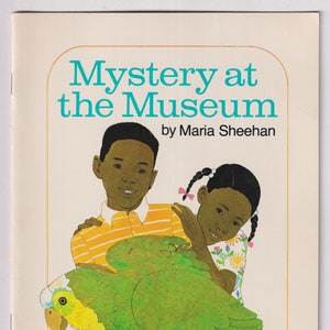Vintage Children&#39;s Early Reader Books: Mystery at the Museum Set