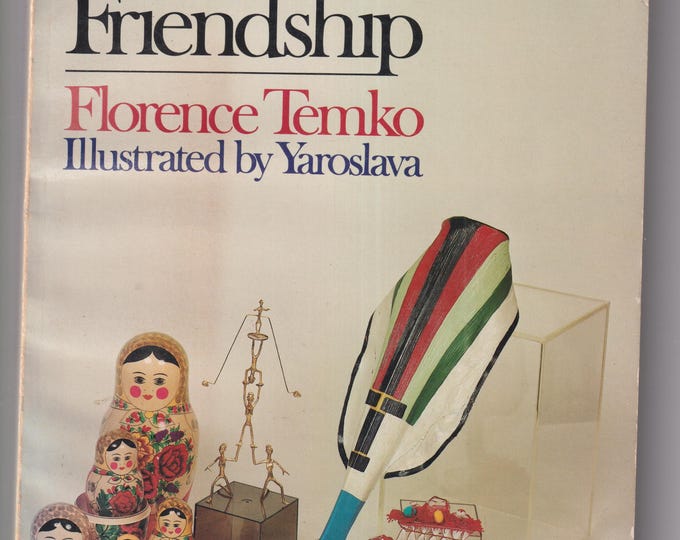Folk Crafts for World Friendship (Trade Paperback: Crafts for Kids) 1976 FE