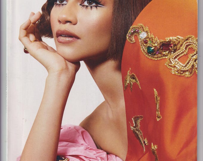 InStyle November 2021 Zendaya Best Dressed  (Magazine: Fashion, Lifestyle)